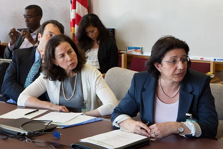 Nan Morrison and Annamaria Lusardi at a financial education round table
